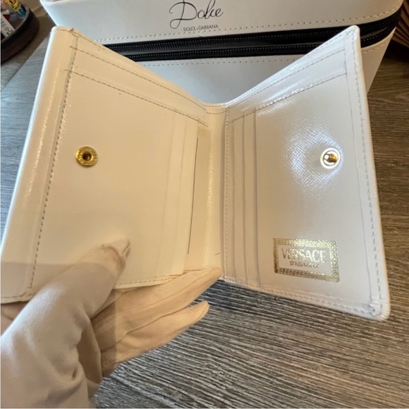 Gianni Versace Sunburst compact wallet white leather - Picture 7 of 16